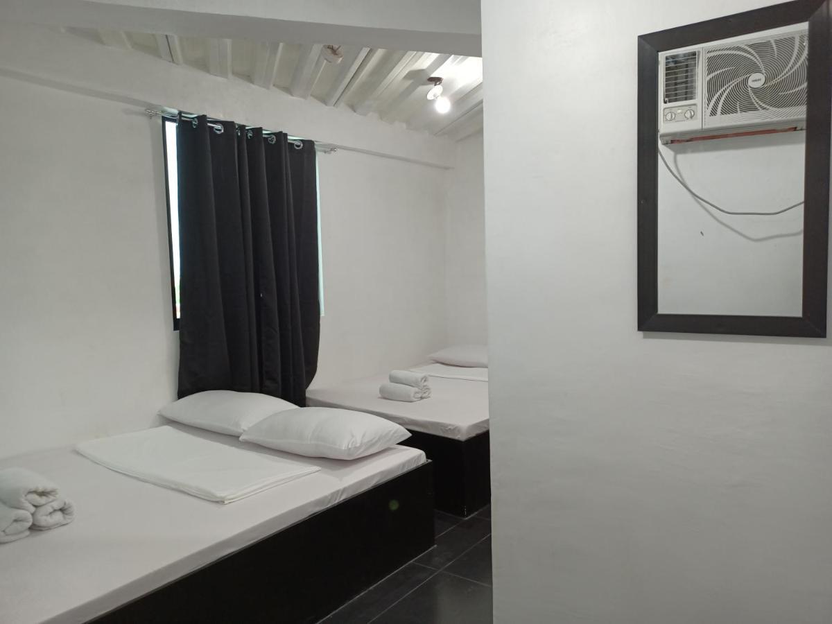 Ludy'S 2 Pension House Carles Esterno foto
