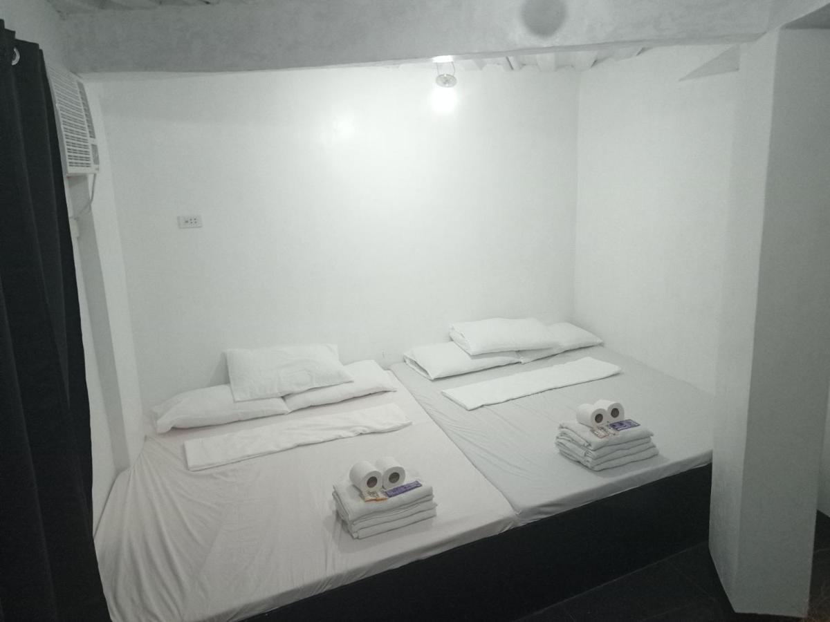 Ludy'S 2 Pension House Carles Esterno foto