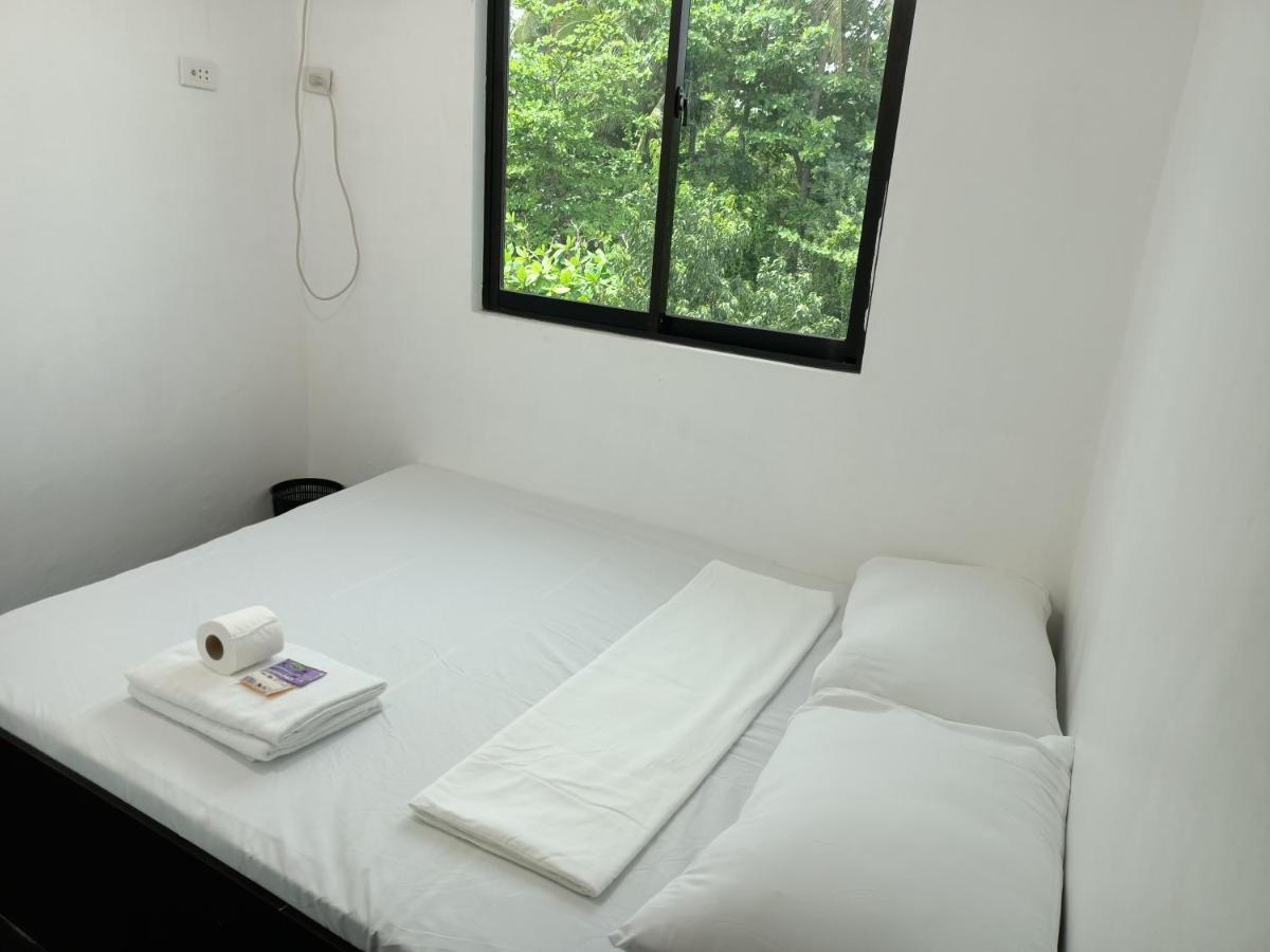 Ludy'S 2 Pension House Carles Esterno foto